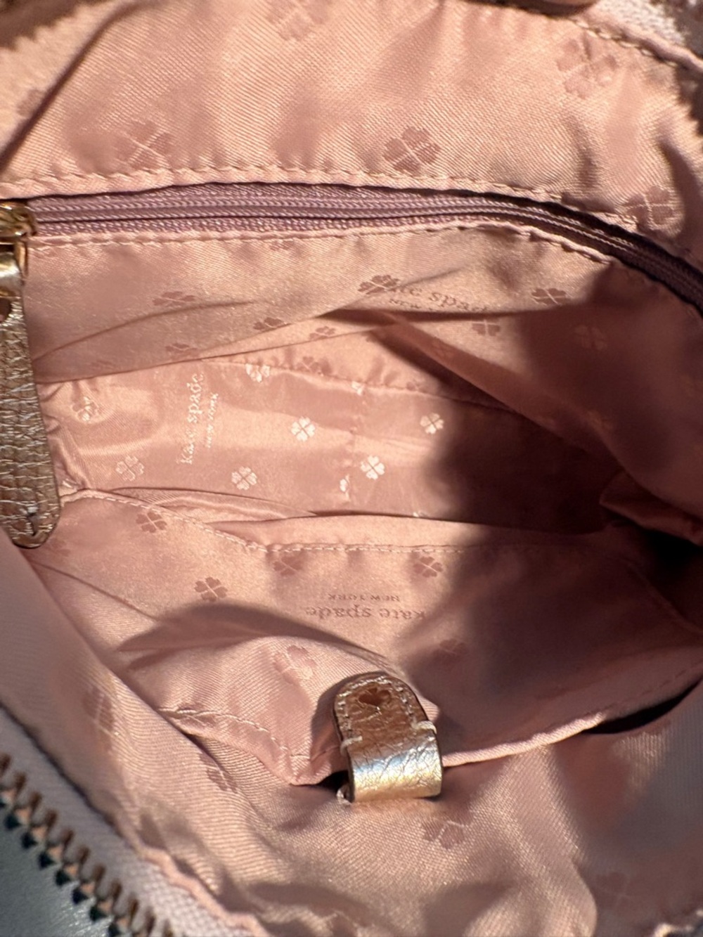 Kate Spade Rose Gold Champagne Pebbled Hobo Shoulder/Crossbody Pink Logo Lining - Picture 10 of 16